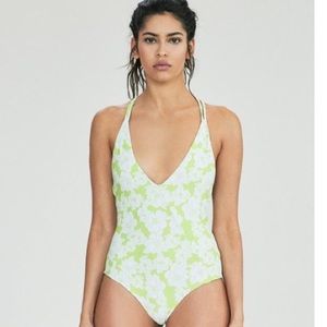 Acacia Venezuela one piece L